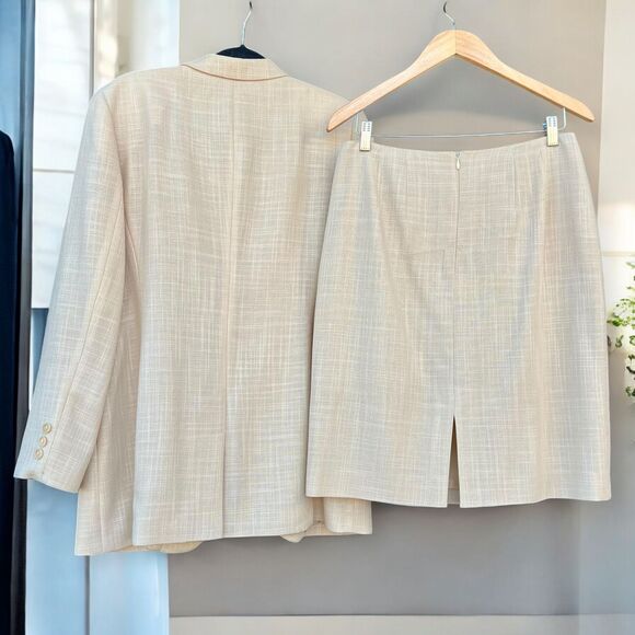 Vintage Contraire Louis Feraud Wool Blazer Skirt Suit Set Cream Tan Size 10 / 12 - Picture 4 of 7